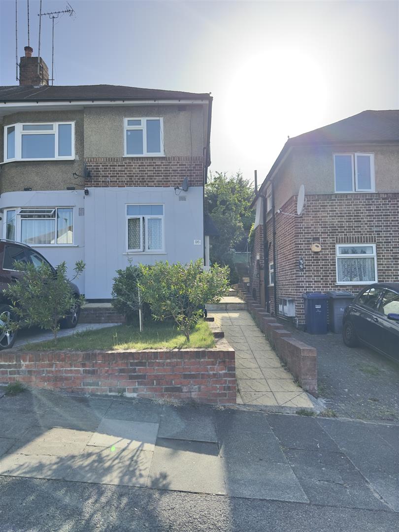 Avondale Avenue, Barnet